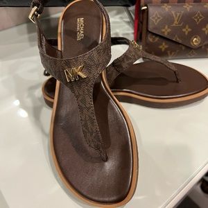 Michael Kors women’s sandals sz 10